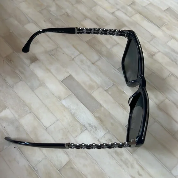 Chanel Polarized Navy Chain Sunglasses! - Picture 3 of 14